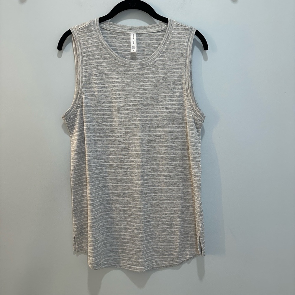EUC Breezy Tank Athleta Medium Grey White Stripe Top Blouse Relaxed